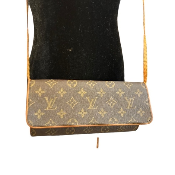 LOUIS VUITTON POCHETTE TWIN GM CROSSBODY BAG MONOGRAM - Picture 3 of 12